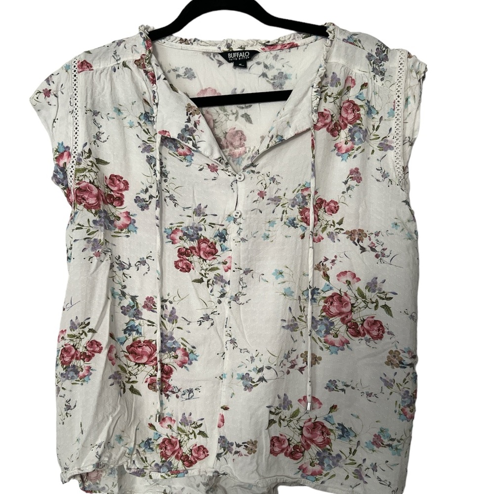 Buffalo women’s floral cap sleeve top •floral •flowy •spring •work attire •loose